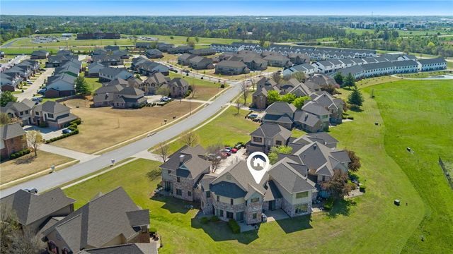 2620 S Everest Avenue, Rogers, AR 72758