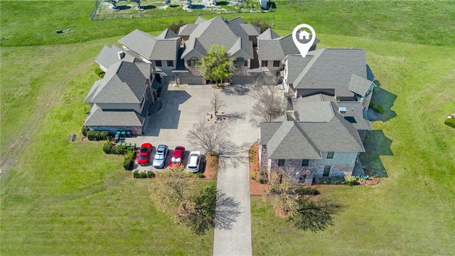 2620 S Everest Avenue, Rogers, AR 72758