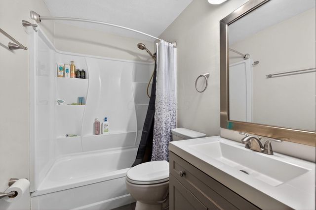 3369 Petzinger Road, Columbus, OH 43232