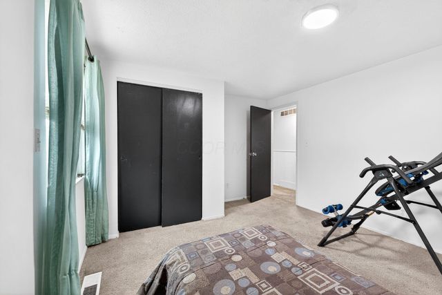 3369 Petzinger Road, Columbus, OH 43232