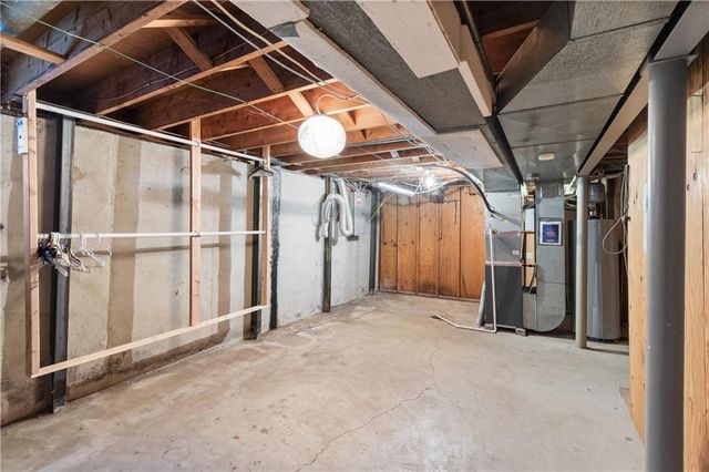 3432 NE 46TH Street, Kansas City, MO 64117