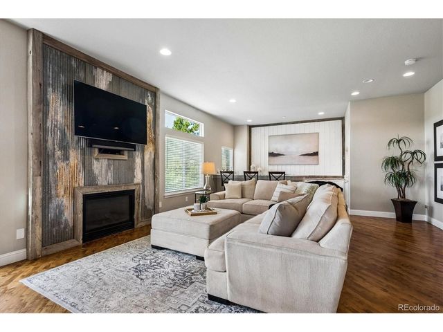10074 Charissglen Ln, Highlands Ranch, CO 80126