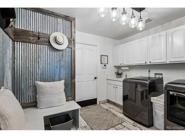 10074 Charissglen Ln, Highlands Ranch, CO 80126