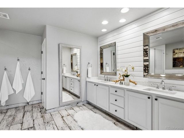 10074 Charissglen Ln, Highlands Ranch, CO 80126