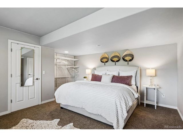 10074 Charissglen Ln, Highlands Ranch, CO 80126