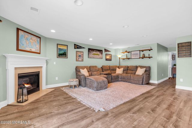 3 Olivia Drive, Tinton Falls, NJ 07712