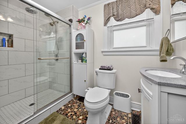 2209 Cathedral Avenue, Norwood, OH 45212