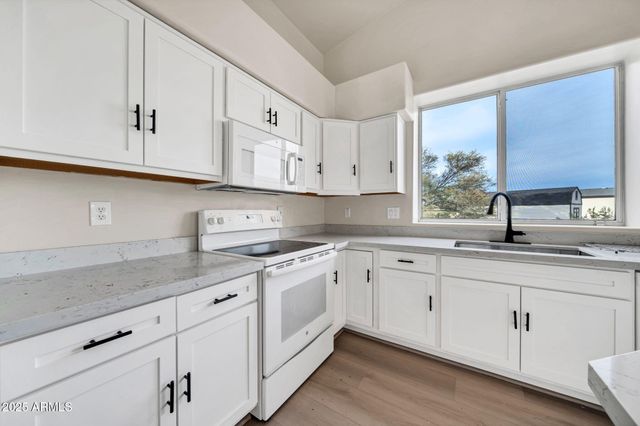 37441 N 19TH Avenue, Phoenix, AZ 85086