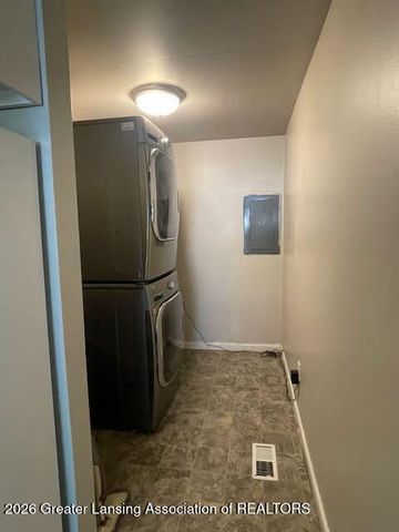 411 Sawyer Road, Lansing, MI 48911