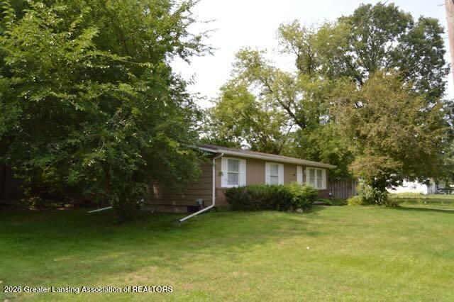 411 Sawyer Road, Lansing, MI 48911
