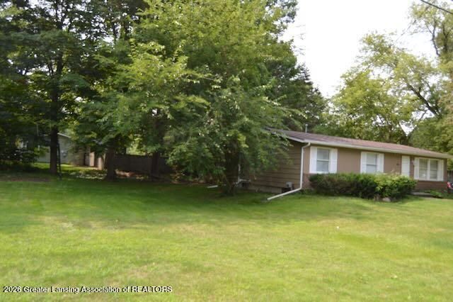 411 Sawyer Road, Lansing, MI 48911