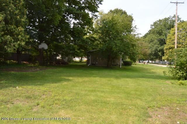 411 Sawyer Road, Lansing, MI 48911