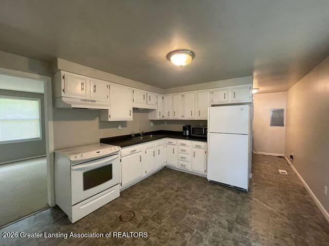 411 Sawyer Road, Lansing, MI 48911