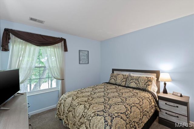 1001 Windstream Drive 32, St Peters, MO 63376