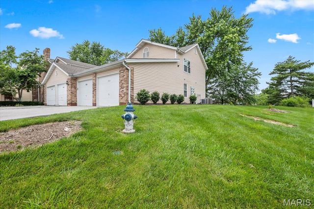 1001 Windstream Drive 32, St Peters, MO 63376