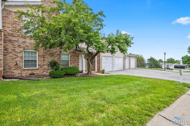 1001 Windstream Drive 32, St Peters, MO 63376
