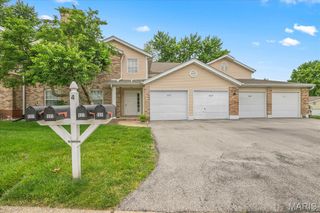 1001 Windstream Drive 32, St Peters, MO 63376
