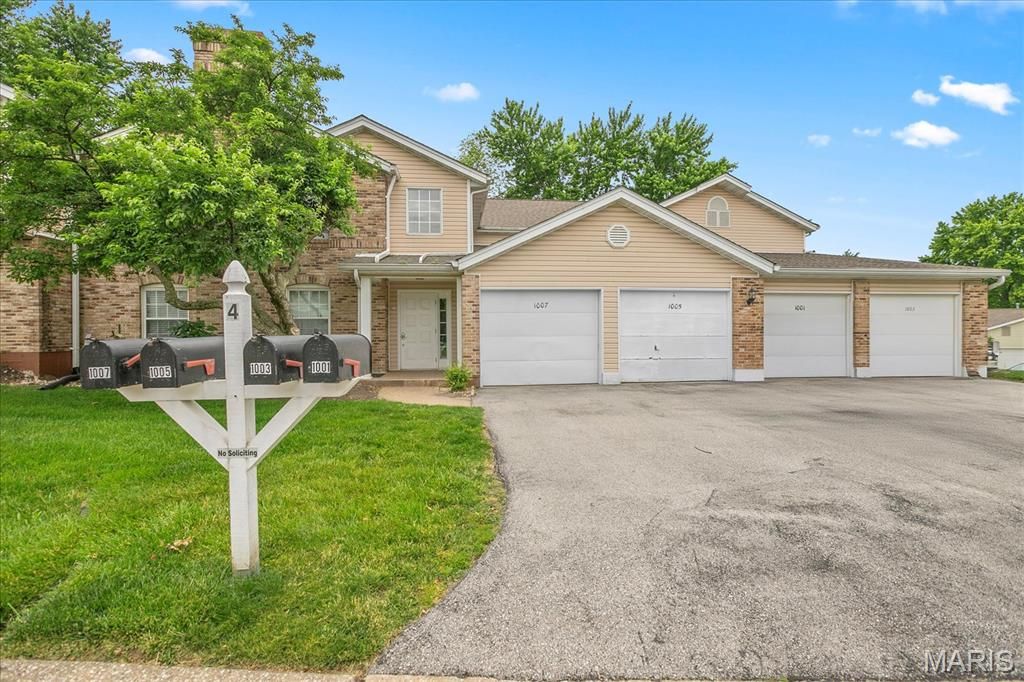1001 Windstream Drive 32, St Peters, MO 63376