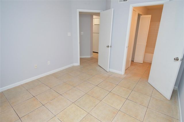 8638 FANCY FINCH DRIVE 101, Tampa, FL 33614