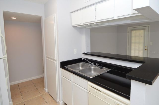 8638 FANCY FINCH DRIVE 101, Tampa, FL 33614