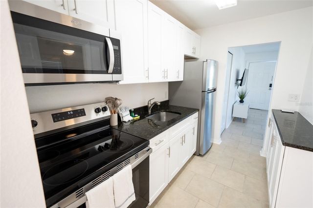 130 177TH TER W, Redington Shores, FL 33708