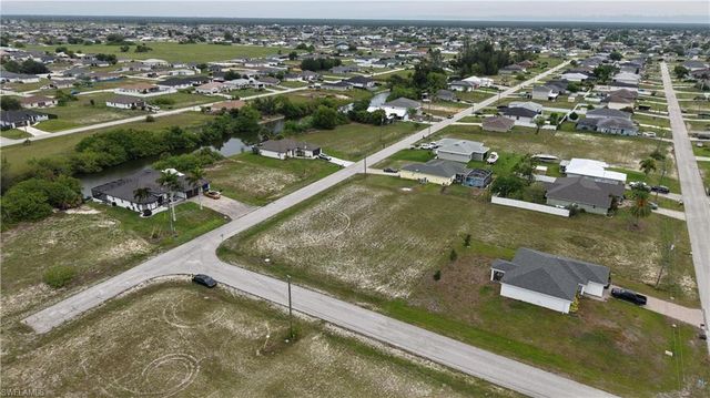 2009 NW 2nd AVE, Cape Coral, FL 33993