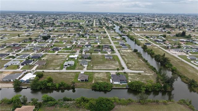 2009 NW 2nd AVE, Cape Coral, FL 33993