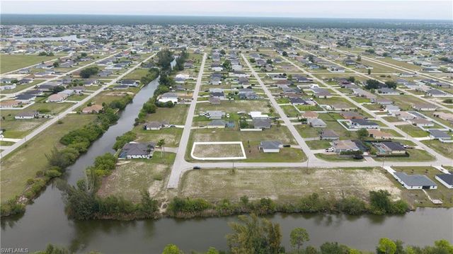 2009 NW 2nd AVE, Cape Coral, FL 33993