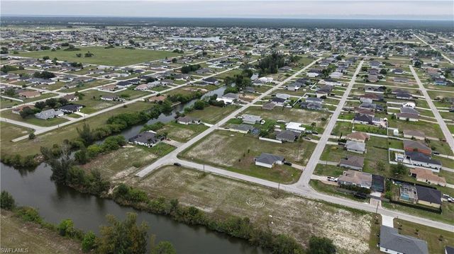 2009 NW 2nd AVE, Cape Coral, FL 33993