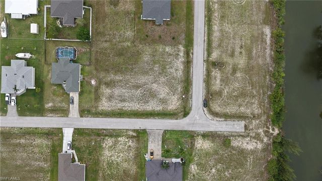 2009 NW 2nd AVE, Cape Coral, FL 33993