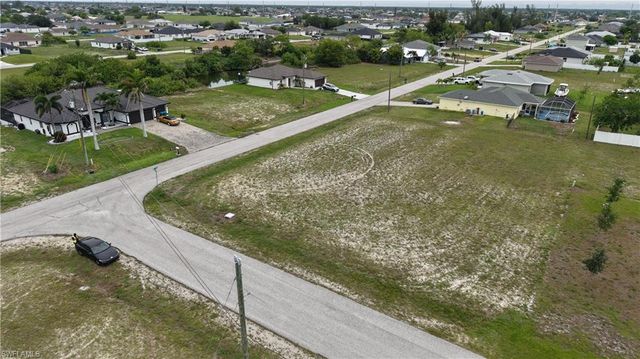 2009 NW 2nd AVE, Cape Coral, FL 33993