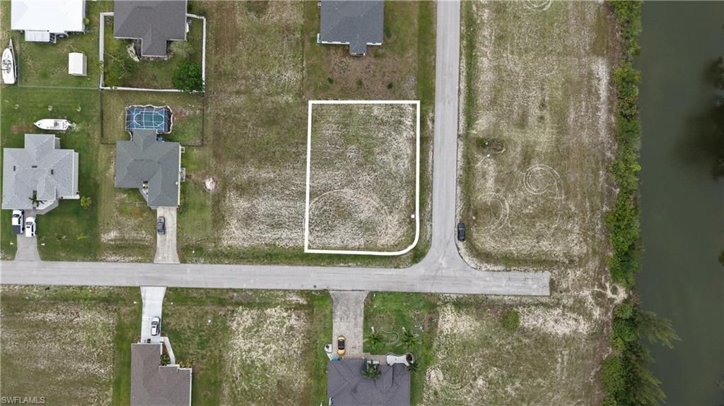2009 NW 2nd AVE, Cape Coral, FL 33993