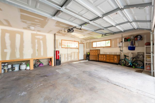 2011 E SHERIDAN RD, Salt Lake City, UT 84108