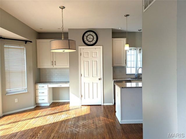 9104 Cedarberry Circle, St Louis, MO 63123