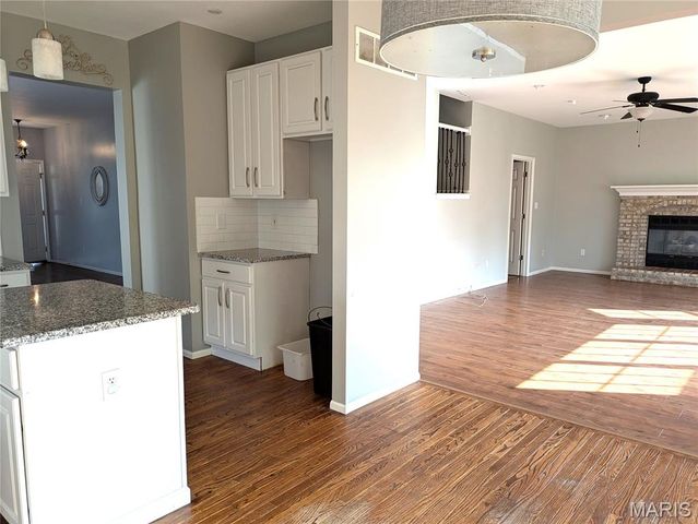 9104 Cedarberry Circle, St Louis, MO 63123