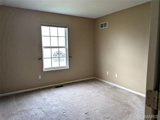 9104 Cedarberry Circle, St Louis, MO 63123