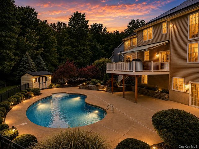 131 Winding Brook Court, New Windsor, NY 12553