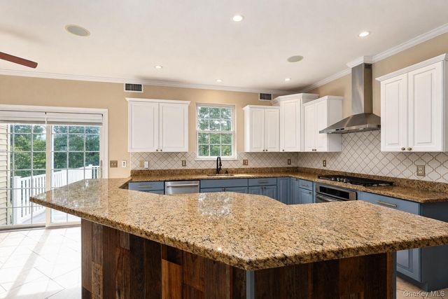131 Winding Brook Court, New Windsor, NY 12553