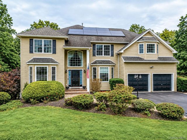 131 Winding Brook Court, New Windsor, NY 12553