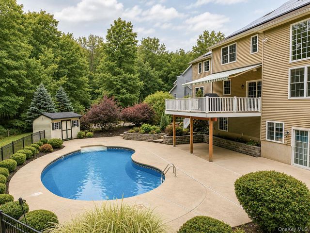 131 Winding Brook Court, New Windsor, NY 12553