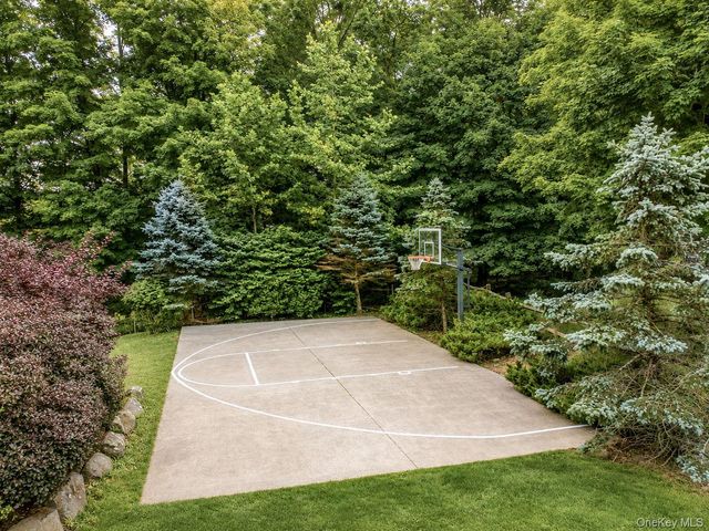 131 Winding Brook Court, New Windsor, NY 12553