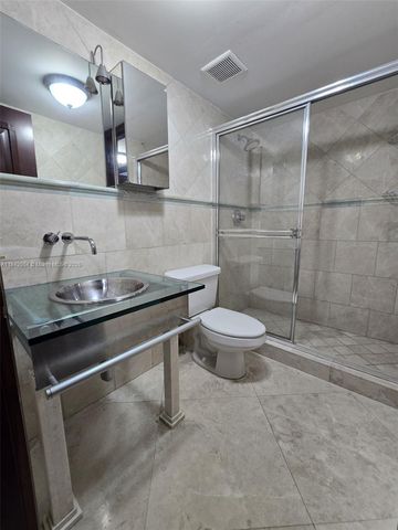 8425 NW 8th St 307, Miami, FL 33126
