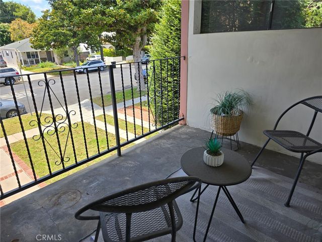 2646 Military, Los Angeles, CA 90064