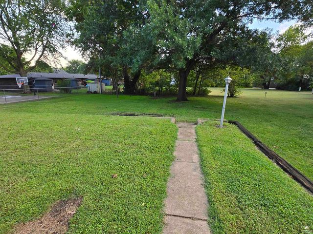 112 NE 13th Street, Abilene, KS 67410