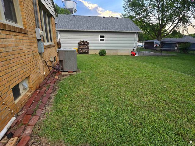 112 NE 13th Street, Abilene, KS 67410