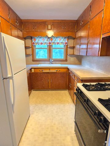 112 NE 13th Street, Abilene, KS 67410