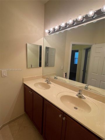 10417 SW 231st Ter 10417, Miami, FL 33190