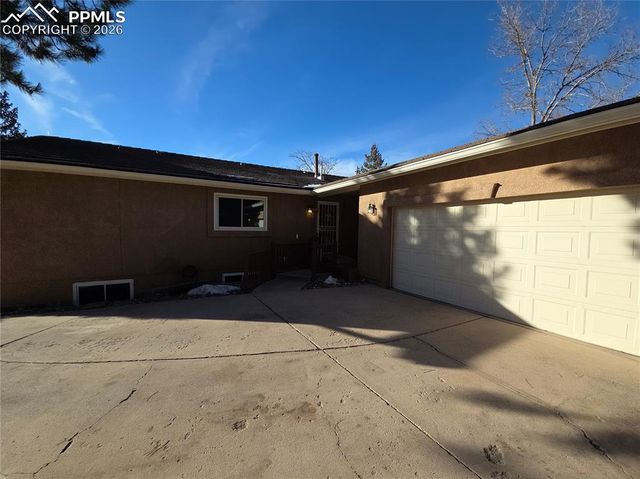 2432 Zane Circle, Colorado Springs, CO 80909