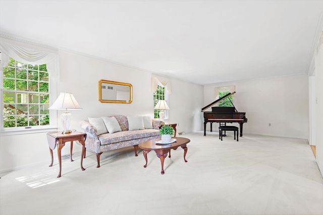 3 Vintage Way, Franklin, MA 02038