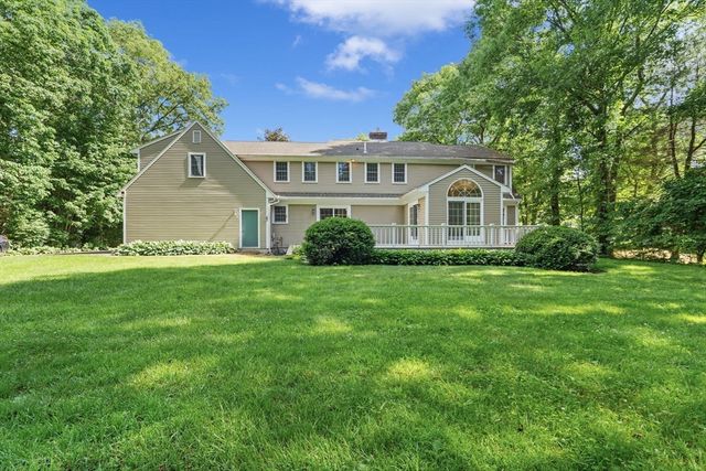 3 Vintage Way, Franklin, MA 02038